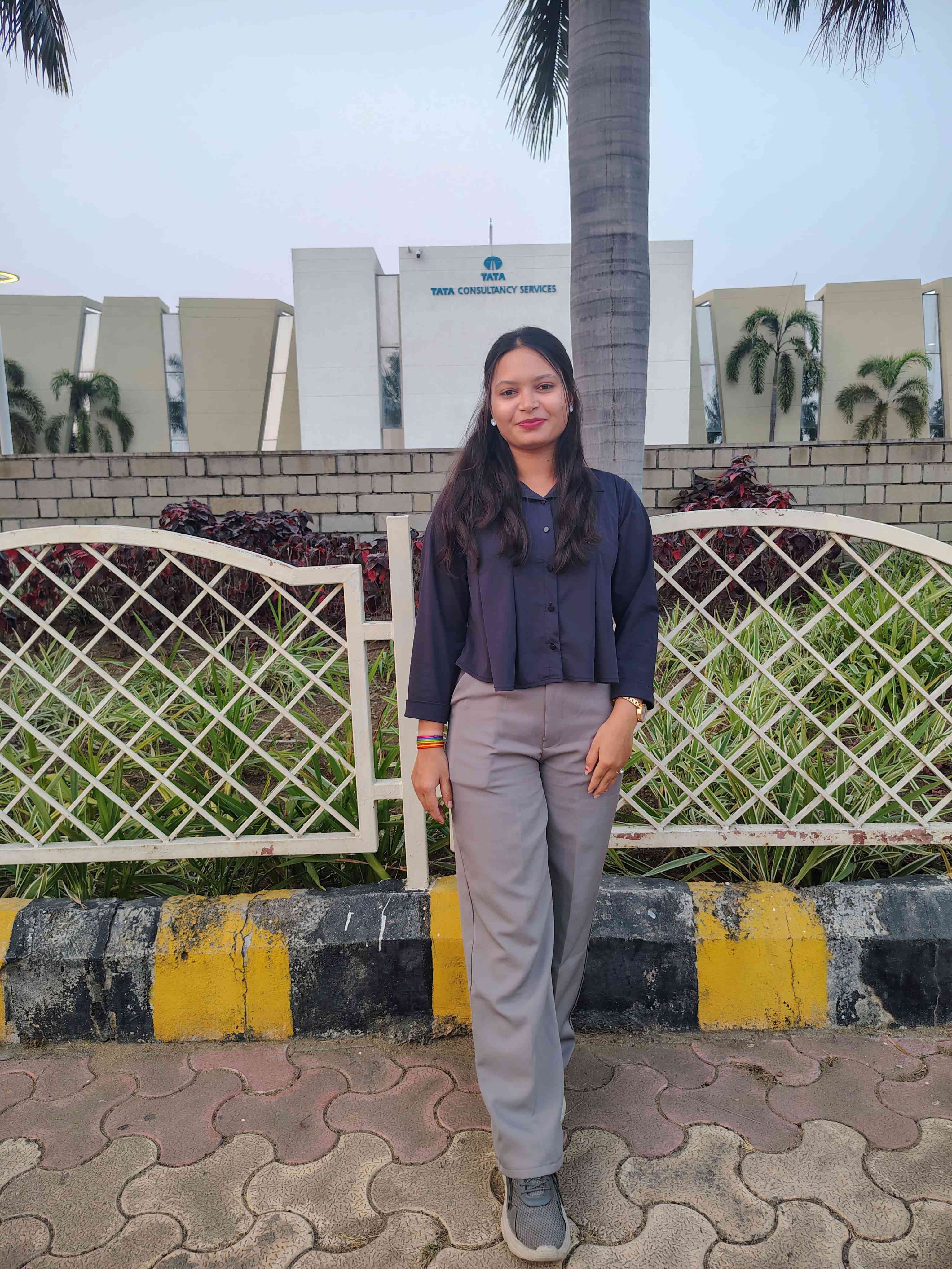 Akansha prakash uke
