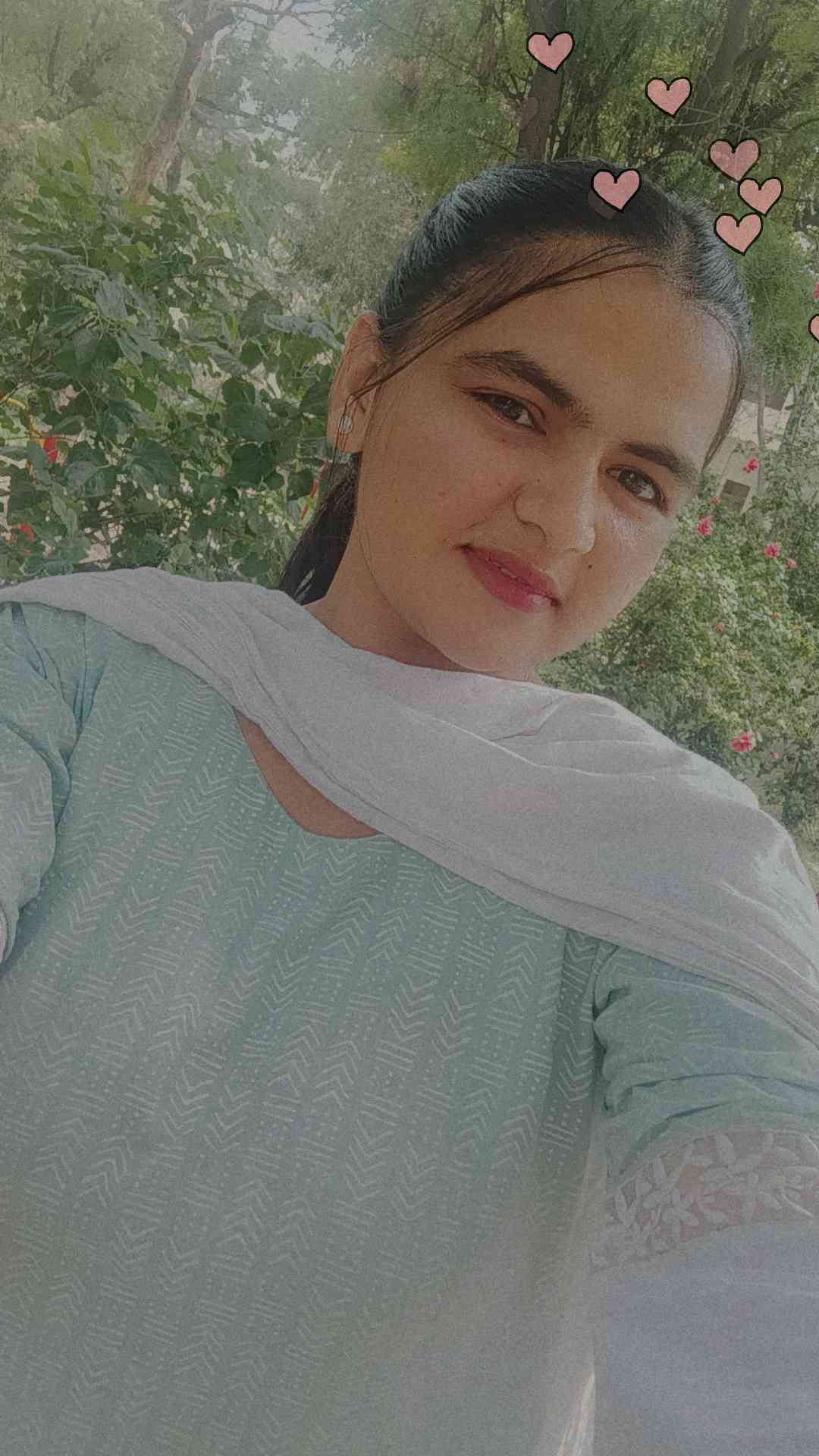 Avneet kaur